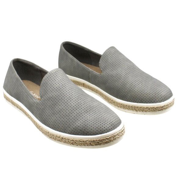 Womens Bella Vita Brienne II Pin Perfed Slip Ons - Picture 1 of 8